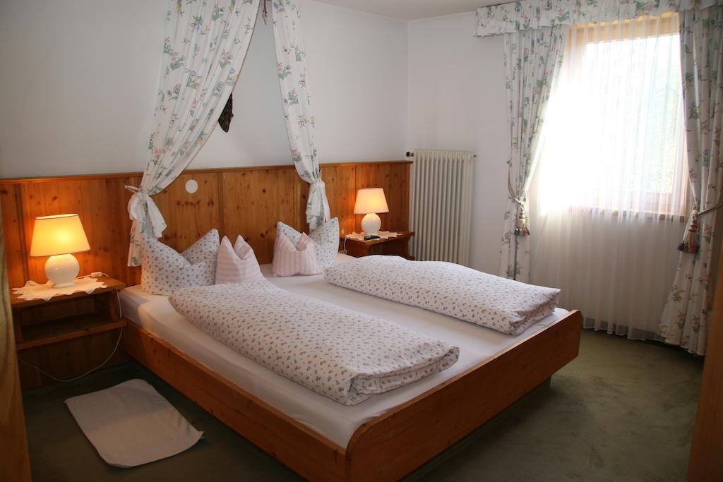 Gasthof Pension Lanzenhof Going am Wilden Kaiser Ruang foto