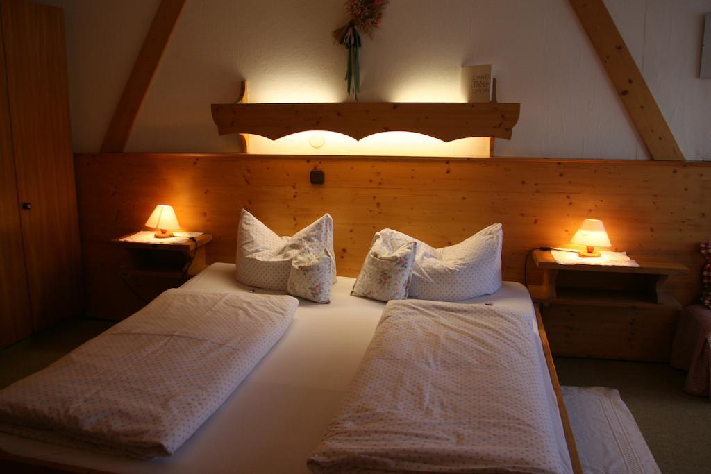 Gasthof Pension Lanzenhof Going am Wilden Kaiser Ruang foto